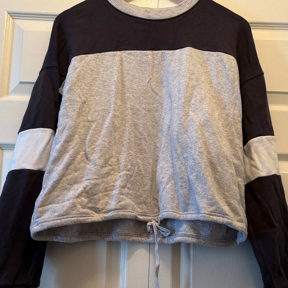 Juniors Colorblock Long Sleeve Sweatshirt